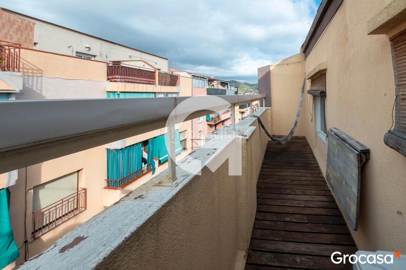 Foto 5a9d9f48-fe72-48c6-8a55-b0a3066c1c60. Piso atico para entrar a vivir en El Raval Santa Coloma de Gramenet
