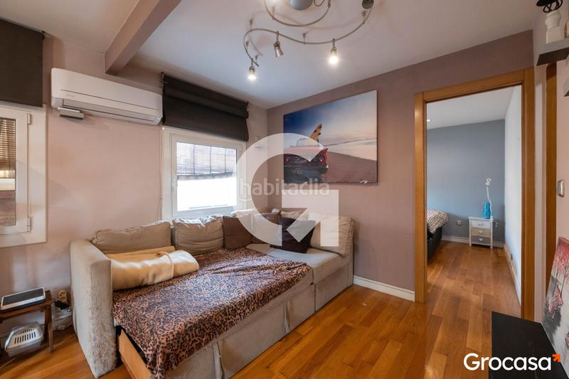 Foto 6a4df65f-9b6c-46ac-bf0d-0bb3fe8e1db5. Piso atico para entrar a vivir en El Raval Santa Coloma de Gramenet