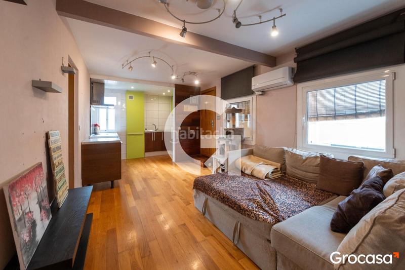 Foto 73c138e0-9732-461b-8818-b22518ee84f7. Piso atico para entrar a vivir en El Raval Santa Coloma de Gramenet