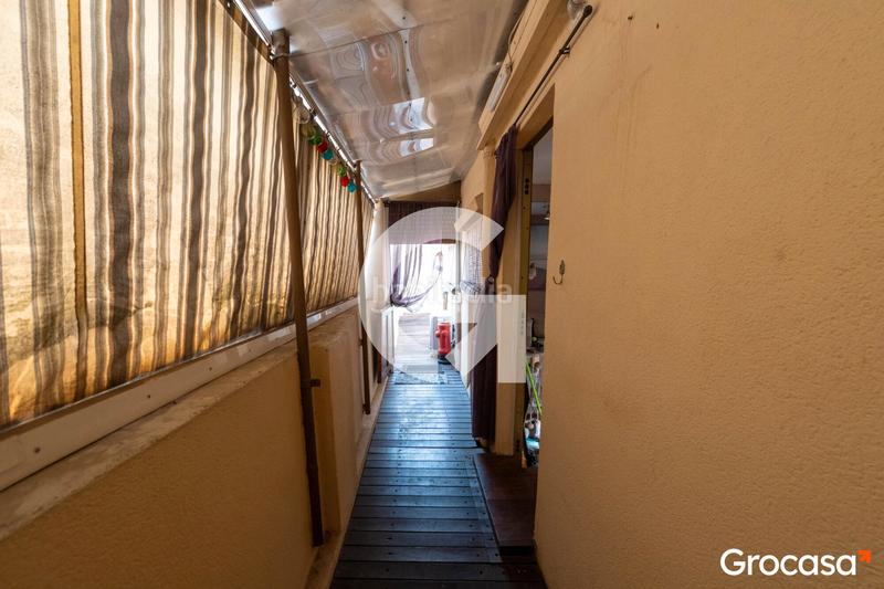 Foto 754a3bfa-64c2-496c-bef9-97f711a96253. Piso atico para entrar a vivir en El Raval Santa Coloma de Gramenet