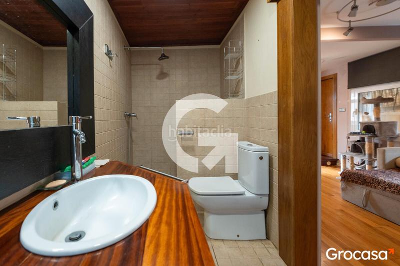 Foto 78db0c83-06e0-4cc4-8f24-4194525253c3. Piso atico para entrar a vivir en El Raval Santa Coloma de Gramenet