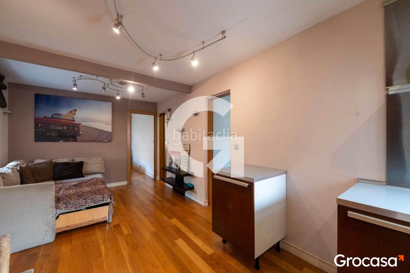 Foto 7b411479-c181-463e-a8b5-29b40dc52c9f. Piso atico para entrar a vivir en El Raval Santa Coloma de Gramenet