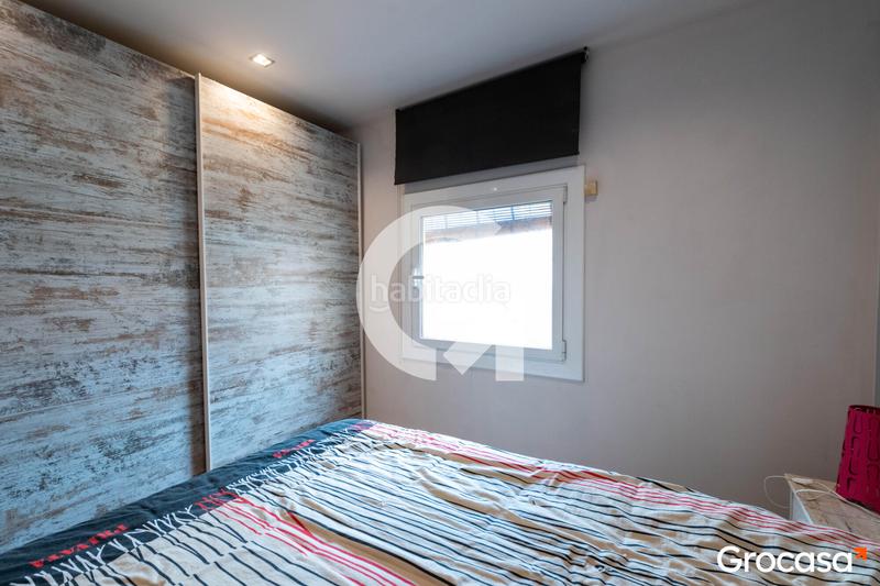 Foto 8b0cdb7b-c0f7-4459-976e-68ee270d679a. Piso atico para entrar a vivir en El Raval Santa Coloma de Gramenet
