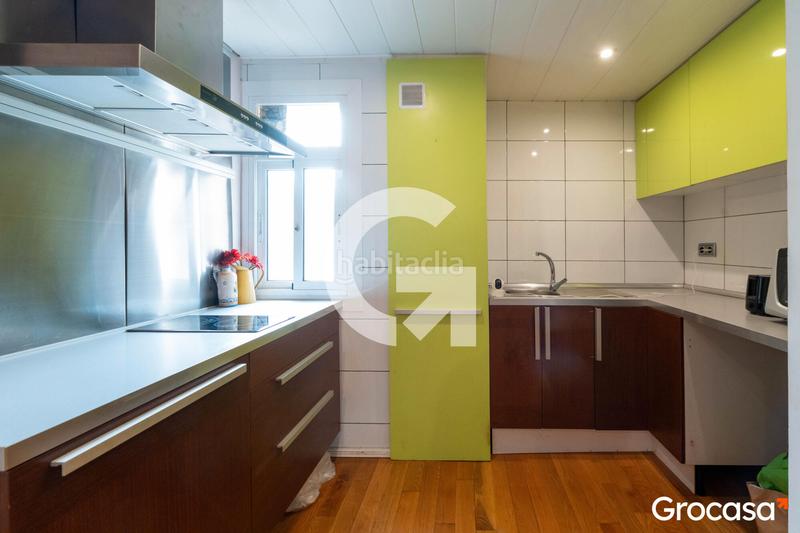 Foto 8e21f9ae-b885-4981-9ca4-4dba685a8eeb. Piso atico para entrar a vivir en El Raval Santa Coloma de Gramenet