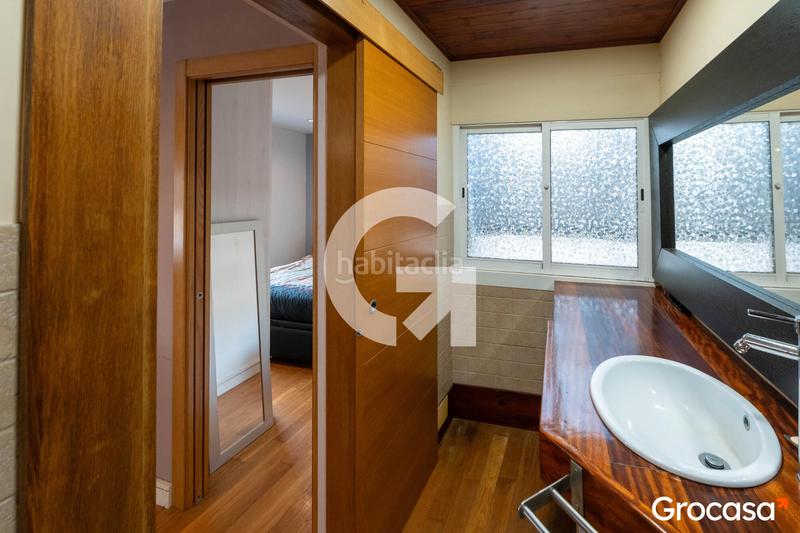 Foto deeab0ee-4636-4e62-84e1-15672bd02a29. Piso atico para entrar a vivir en El Raval Santa Coloma de Gramenet