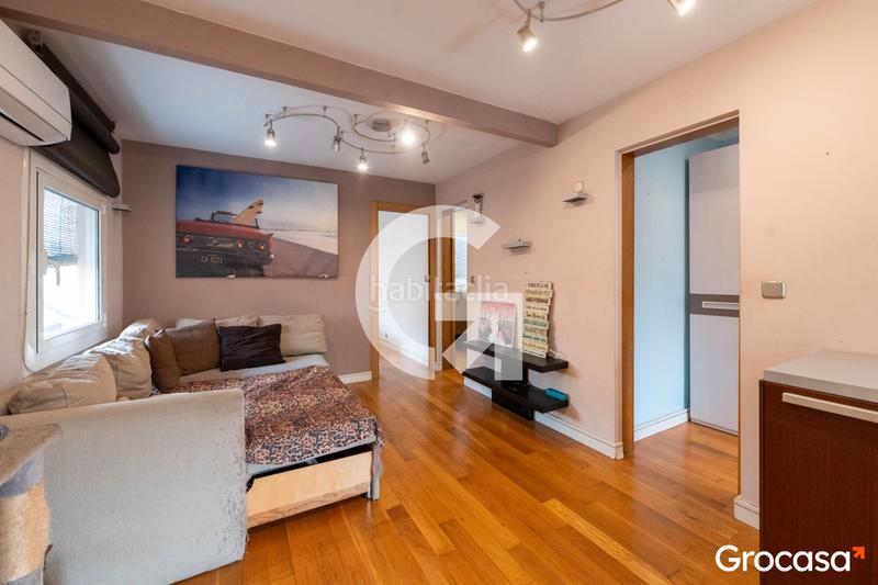 Foto deeba08f-aa84-4327-87e4-69b373b11363. Piso atico para entrar a vivir en El Raval Santa Coloma de Gramenet