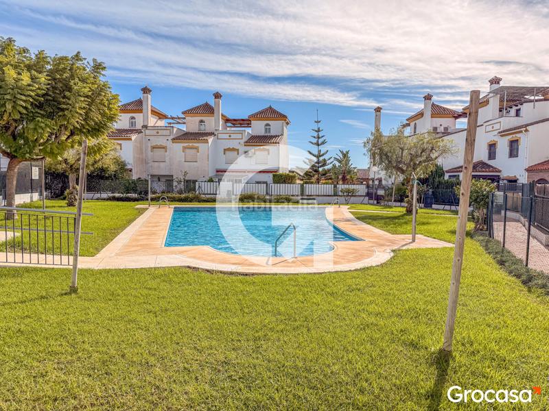 Foto 4a923843-5866-498e-9cc9-b7250757cf1b. Maison avec parking piscine dans Viña Málaga Torre del Mar