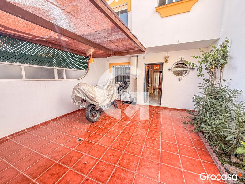 Foto 52c4b7ad-495d-478b-8bb9-b12a5362eb5a. Maison avec parking piscine dans Viña Málaga Torre del Mar