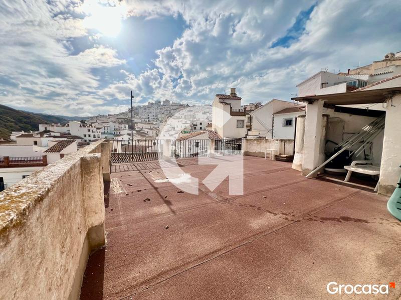 Foto a298fbc7-ff48-4ce0-b341-d1873266dda1. Casa adossada amb aparcament a Almáchar