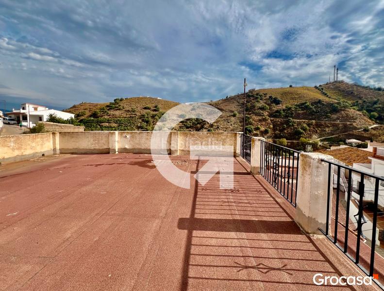 Foto f7e494ec-8f6c-4c48-a1d2-21f810d81bea. Casa adossada amb aparcament a Almáchar