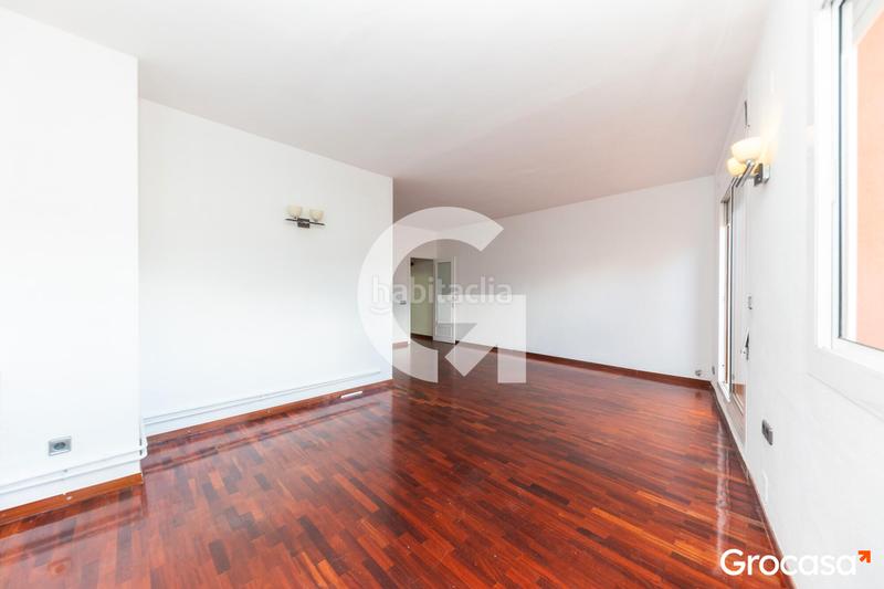 Foto 5a4c0080-b4e4-4939-9b17-8cef817c66e4. Duplex con riscaldamento in Horta Barcelona