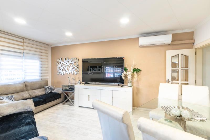 Foto 42773fc5-e992-4d5e-83c0-3a084086f0b6. Pis amb calefacció a Les Planes Sant Joan Despí