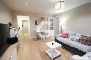 Appartement  Cl almendro. Amplio piso reformado de 4 habitaciones con ascensor listo para