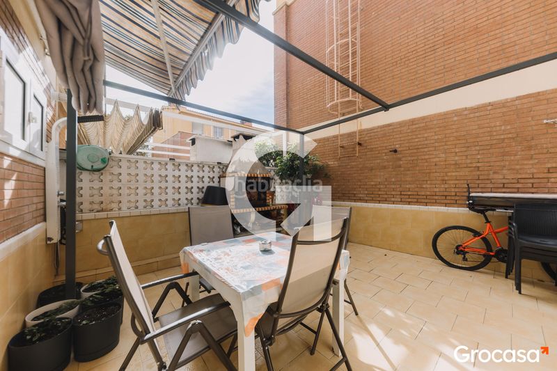 Foto 0266c046-1493-4fa0-be82-1554f676d262. Casa adossada amb calefacció aparcament a Sagnier-Plaça de Catalunya Prat de Llobregat (El)