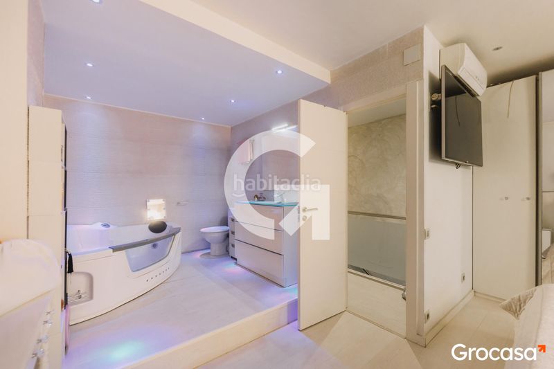 Foto 1fd69853-8940-40eb-a8b1-e89266a515d9. Casa adossada amb calefacció aparcament a Sagnier-Plaça de Catalunya Prat de Llobregat (El)