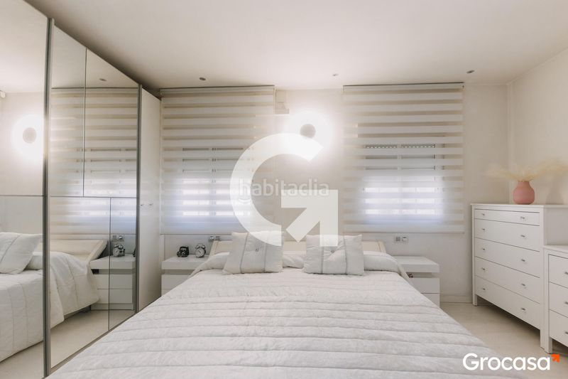 Foto 4d49d1fb-a7f3-4bce-9acb-8b6f8ccd9278. Casa adossada amb calefacció aparcament a Sagnier-Plaça de Catalunya Prat de Llobregat (El)