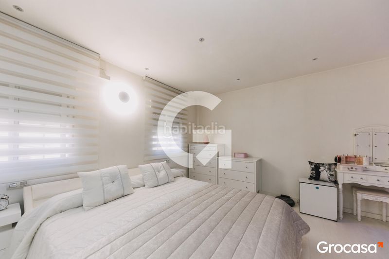 Foto 7a3e3bed-ba78-429a-9439-17ae87cfcf69. Casa adossada amb calefacció aparcament a Sagnier-Plaça de Catalunya Prat de Llobregat (El)