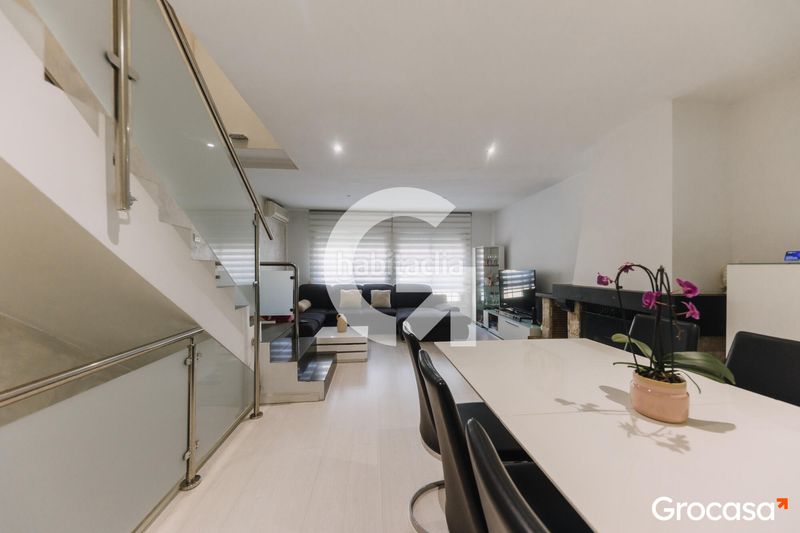 Foto fd29129f-c3d6-4aa2-9c41-e00aa4c8a4b2. Casa adossada amb calefacció aparcament a Sagnier-Plaça de Catalunya Prat de Llobregat (El)
