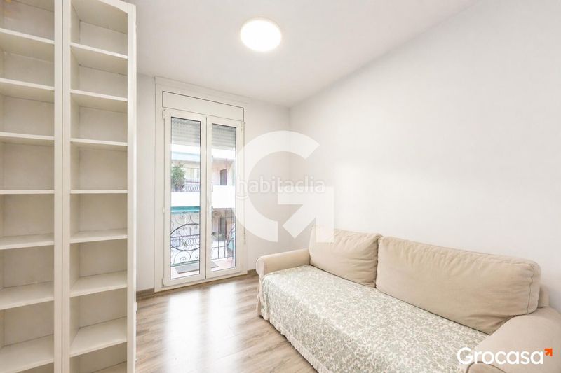 Foto b1c3b0a6-5998-4bb8-86ce-48b627d302d2. Pis a Hostafrancs Barcelona