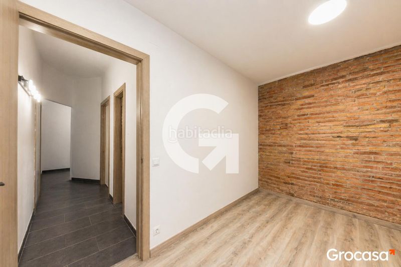 Foto e91509f0-1867-4af3-96f0-67609c1dae8f. Pis a Hostafrancs Barcelona