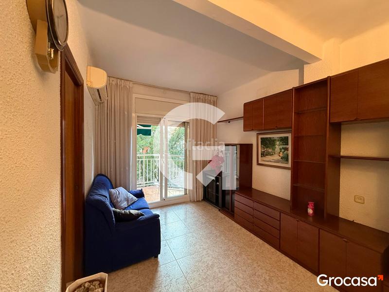 Foto 020a08bf-aa15-4c24-b289-86dd832e59f6. Piso  luminoso en sants en Collblanc Hospitalet de Llobregat (L´)