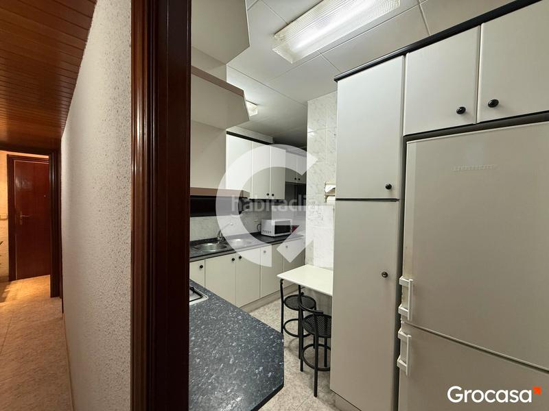 Foto b7eff402-b50a-4068-abba-72a2968b9da3. Piso  luminoso en sants en Collblanc Hospitalet de Llobregat (L´)