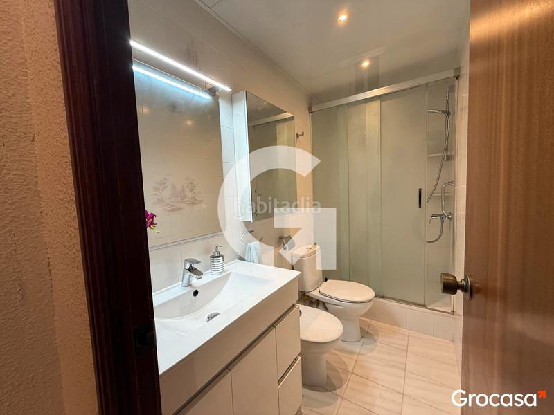 Foto d18977aa-b827-454c-94cb-5e80a53f97b1. Piso  luminoso en sants en Collblanc Hospitalet de Llobregat (L´)