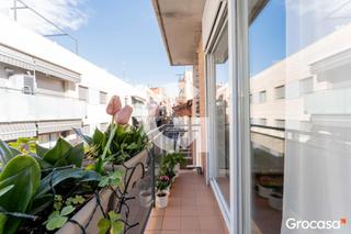 Piso en Centre. Piso dúplex exterior con parking y trastero.