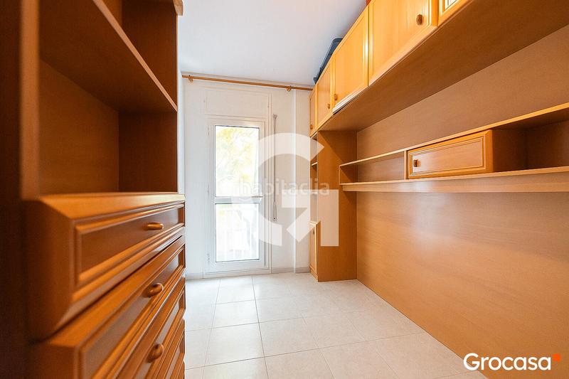 Foto 0bed2485-cecc-4975-881f-cb3ce390a9e6. Flat with heating in Torrent Ballester Viladecans