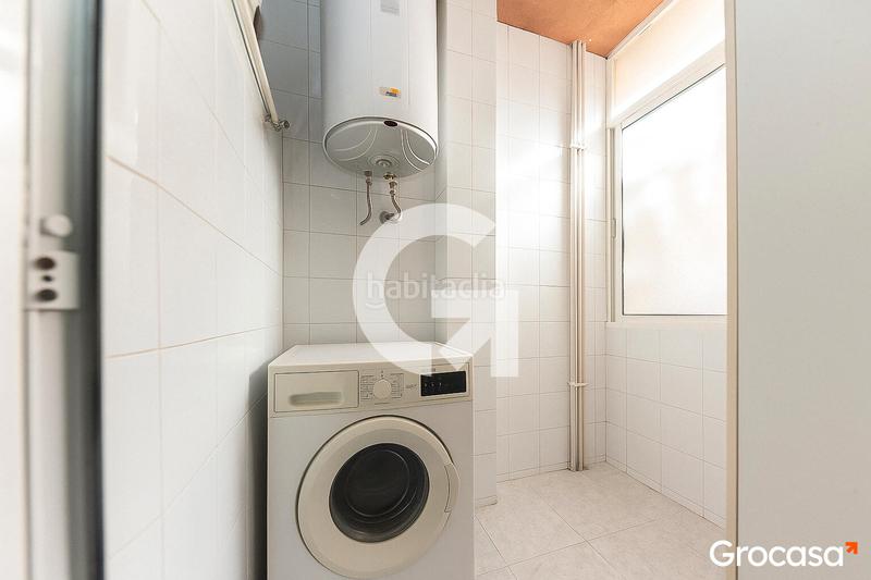 Foto b7276244-ce9a-42d5-8f48-40bfaf581bc9. Flat with heating in Torrent Ballester Viladecans