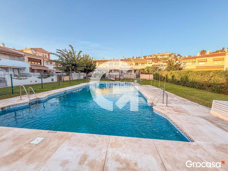 Foto 8904d0a8-1caf-4b9a-be4c-916ee1cb7ad1. Casa a schiera con parcheggio piscina in Torre de Benagalbón Rincón de la Victoria
