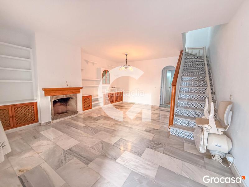 Foto df870f1d-3eef-4b08-b519-0af598f77518. Casa a schiera con parcheggio piscina in Torre de Benagalbón Rincón de la Victoria