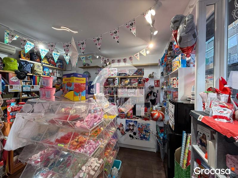 Foto 39b72e28-cdc1-4b81-beed-13e9649201b6. Local comercial papelería en traspaso en Bellvitge Hospitalet de Llobregat (L´)