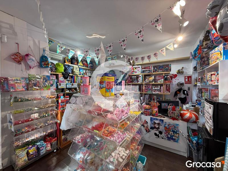 Foto fe525199-14dc-4297-af1b-4fe862c16b78. Local comercial papelería en traspaso en Bellvitge Hospitalet de Llobregat (L´)