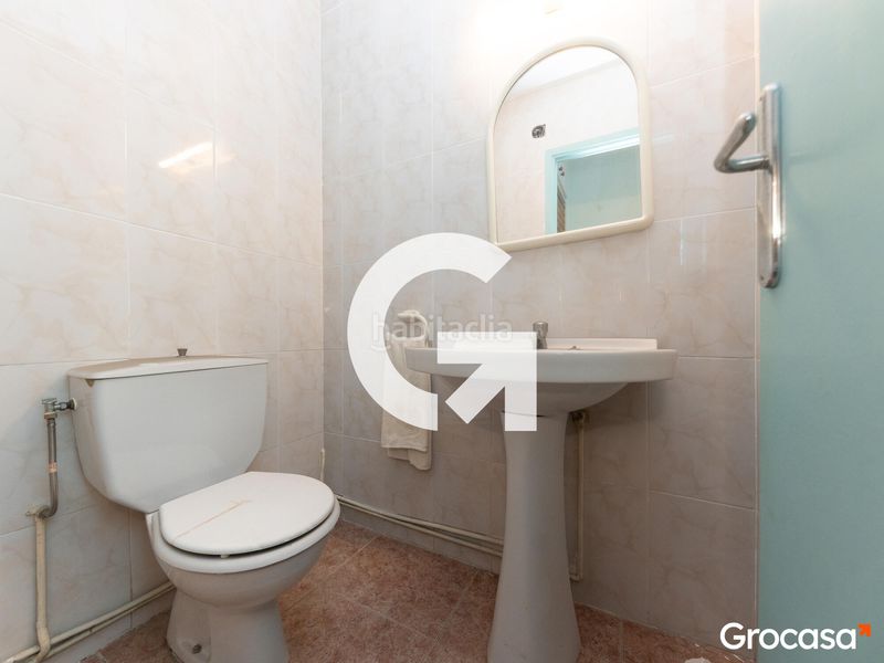 Foto cec88658-de8d-4eb4-b406-03def391c8c2. Local comercial amb calefacció a Centre Viladecans