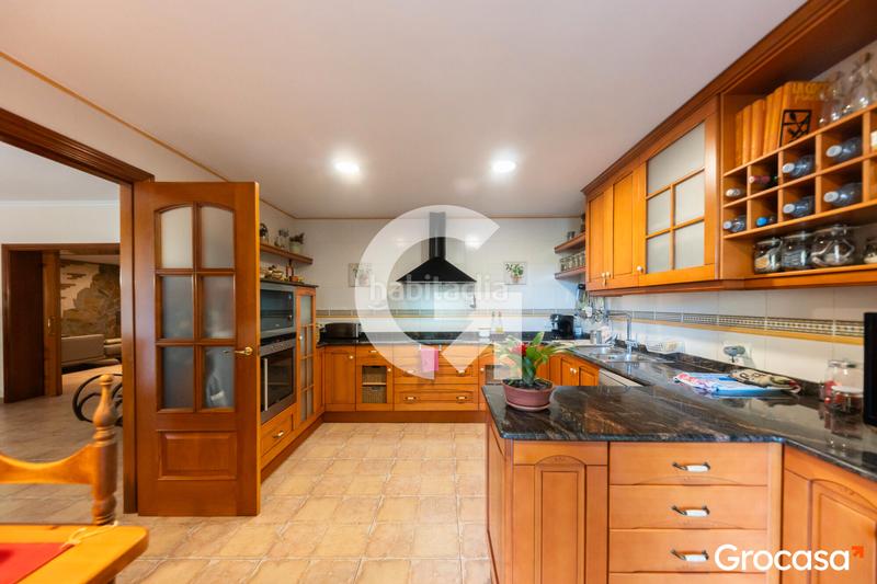 Foto 6b2a1188-cf76-4cbd-aee5-26c7b873f22f. Casa con riscaldamento parcheggio piscina in Vallirana