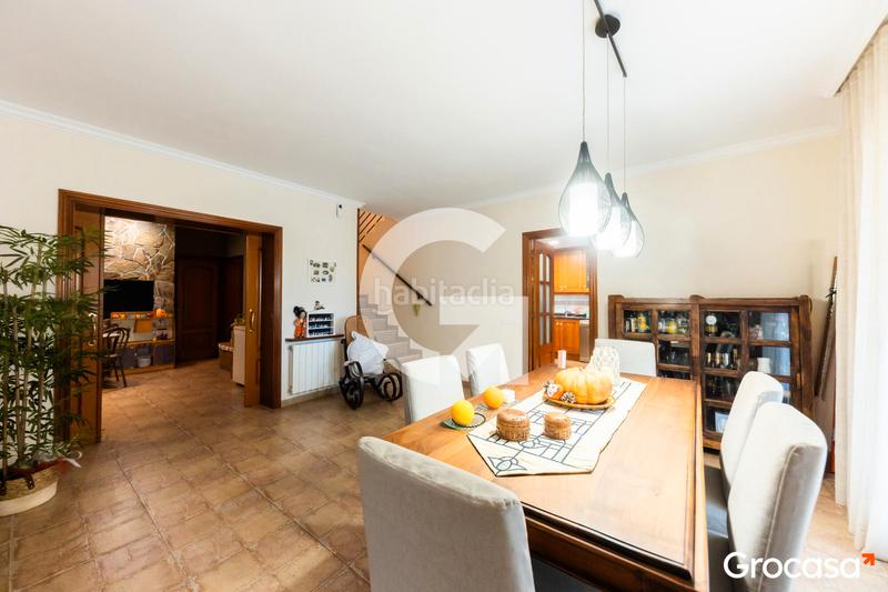 Foto 94b1d8ff-d5e8-496f-b706-623cffb37b80. Casa con riscaldamento parcheggio piscina in Vallirana