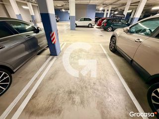 Posto auto in Eixample Sud - La Barceloneta. Venta de plaza de parking amplia en garaje privado
