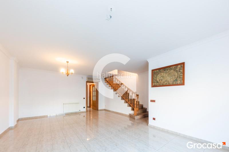 Foto 5769a25e-5d71-4f8a-bca8-82e336912059. Maison jumelée avec chauffage parking dans Els Canons - Les Orioles - Can Paulet Sant Boi de Llobregat