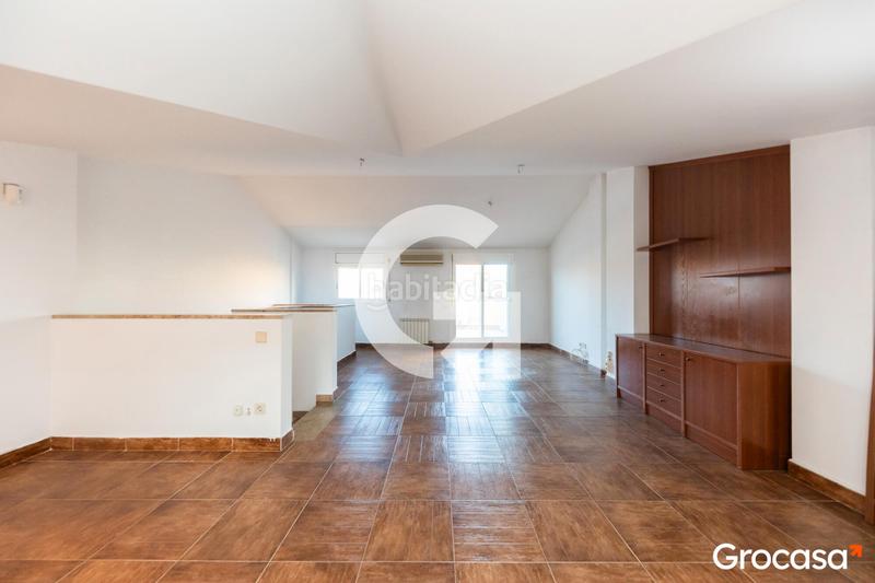 Foto 744690a2-bf65-4923-957b-bf935082b8d2. Maison jumelée avec chauffage parking dans Els Canons - Les Orioles - Can Paulet Sant Boi de Llobregat