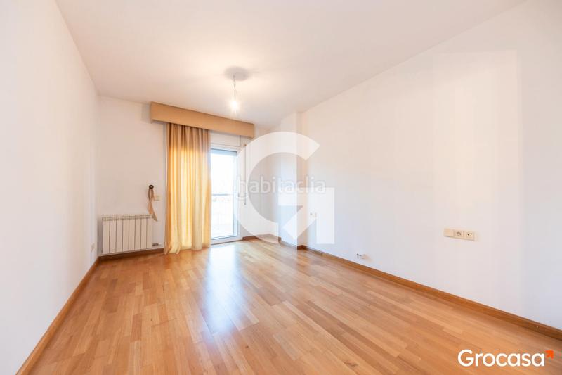 Foto 96f85d1b-cb20-4dc1-bb58-def834ed5f6d. Maison jumelée avec chauffage parking dans Els Canons - Les Orioles - Can Paulet Sant Boi de Llobregat