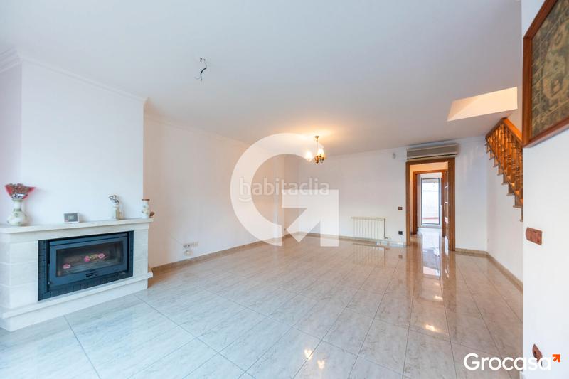 Foto b23a791a-9627-4214-8ab9-adf74e57bb98. Maison jumelée avec chauffage parking dans Els Canons - Les Orioles - Can Paulet Sant Boi de Llobregat