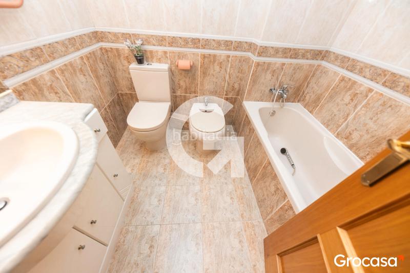 Foto bd245724-7dac-4b01-83d0-0f8bcfddd255. Maison jumelée avec chauffage parking dans Els Canons - Les Orioles - Can Paulet Sant Boi de Llobregat