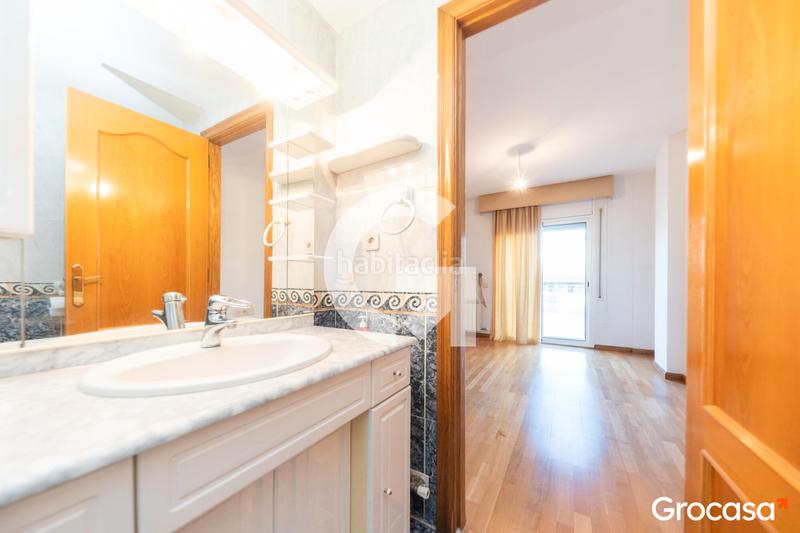 Foto f22d1700-3338-4dd6-b723-2bba50836b4e. Maison jumelée avec chauffage parking dans Els Canons - Les Orioles - Can Paulet Sant Boi de Llobregat