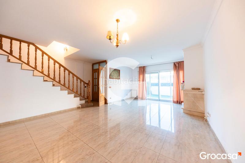 Foto f6552b3c-c8c9-4de1-be90-85004bc5bba0. Maison jumelée avec chauffage parking dans Els Canons - Les Orioles - Can Paulet Sant Boi de Llobregat