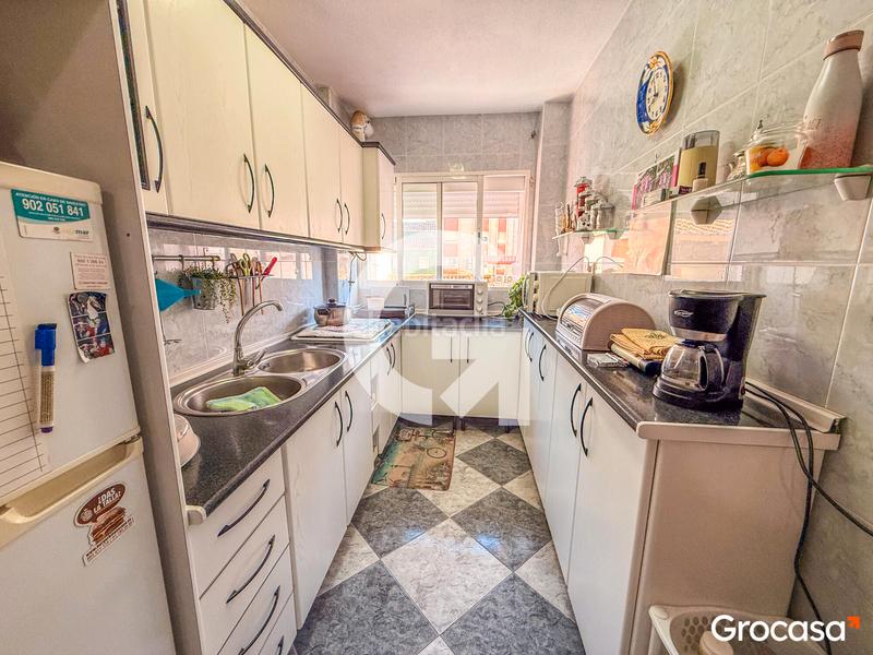 Foto 5a8cb0f1-0f17-41ce-a5fb-8e6cdcb132c1. Piso cerca de la playa en Paseo Marítimo de Levante Torre del Mar