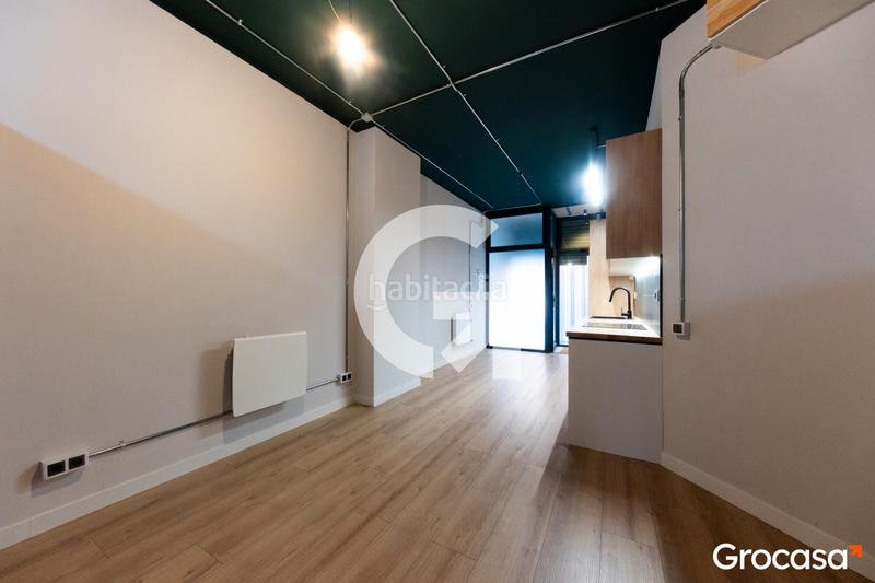 Foto 5f47b0b4-dafc-4bb9-a394-8612e0dc0e3c. Piso local vivienda en plaza bacardi en Horta Barcelona