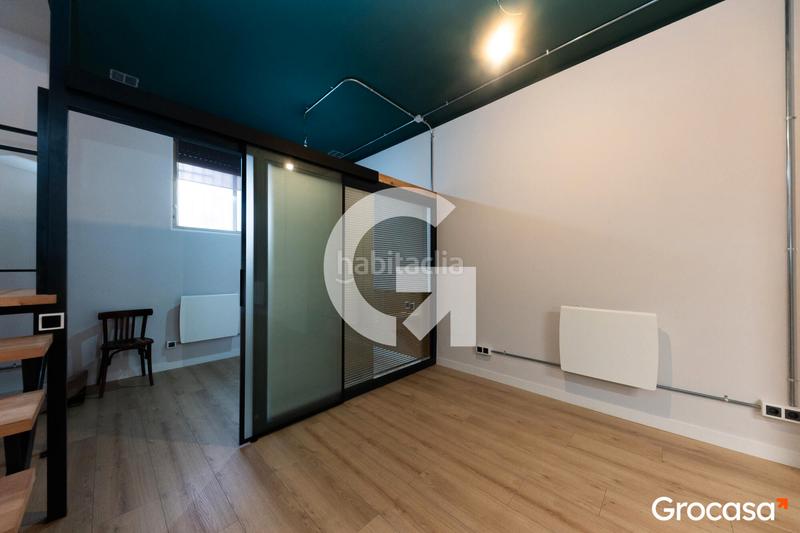 Foto 8354a8e3-a700-4c36-ac6c-0167b3b95a55. Piso local vivienda en plaza bacardi en Horta Barcelona