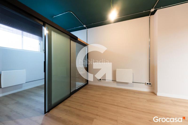 Foto c991082e-b596-4f45-8b41-f40a43a77911. Piso local vivienda en plaza bacardi en Horta Barcelona