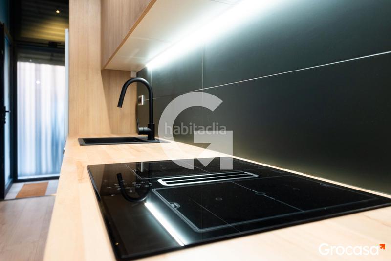 Foto f2b5f979-8446-4676-a8b2-4c1db2225a72. Piso local vivienda en plaza bacardi en Horta Barcelona